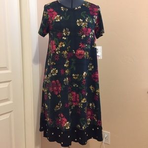 NWT: Small Lularoe Carly dipped polka dots floral